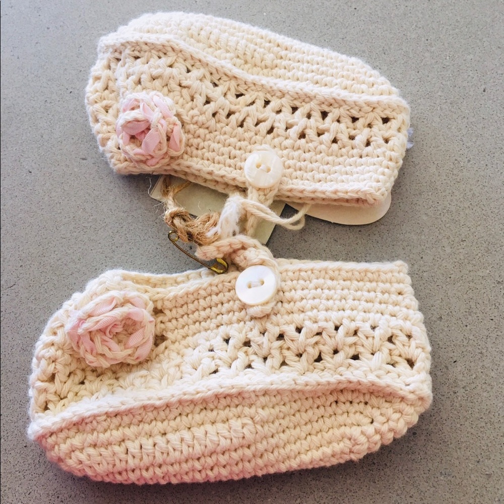 Adorable hand knit organic cotton  booties